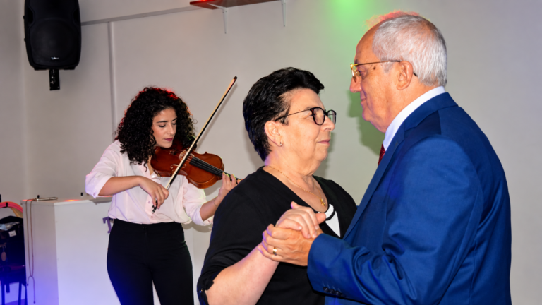 Ballo elegante con violinista