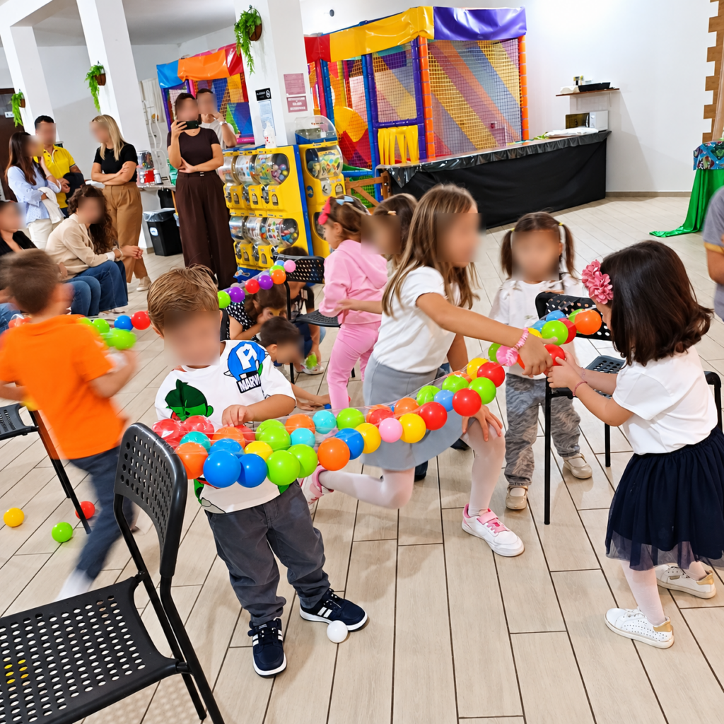 Festa colorata con catena di palline - Copia